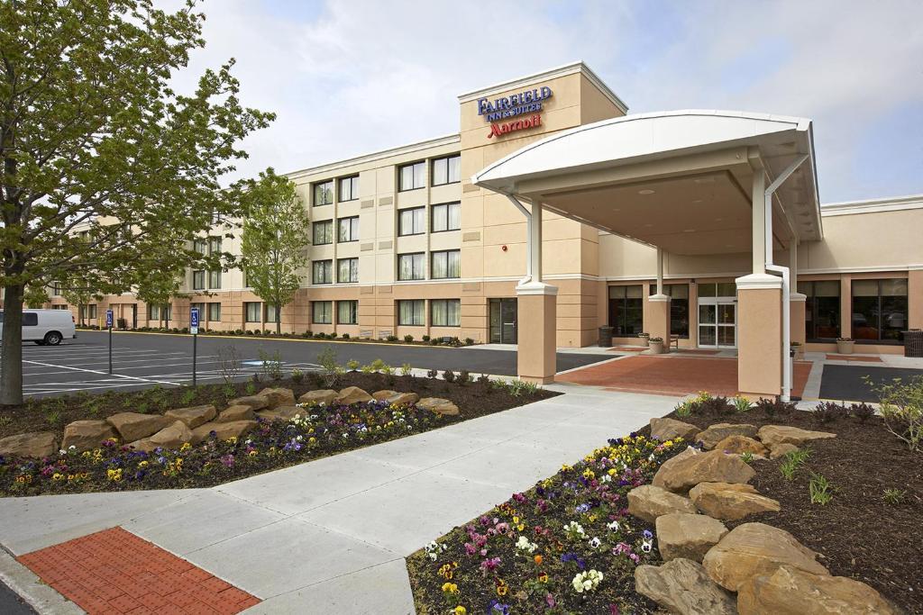 Fairfield Inn & Suites By Marriott Cleveland Beachwood Exterior photo